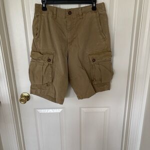 American Eagle Outfitters Tan Cargo Shorts; size 32; NWOT